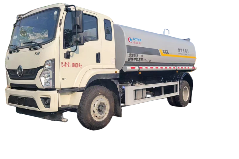 解放12方霧炮灑水車——高效、環(huán)保、安全
