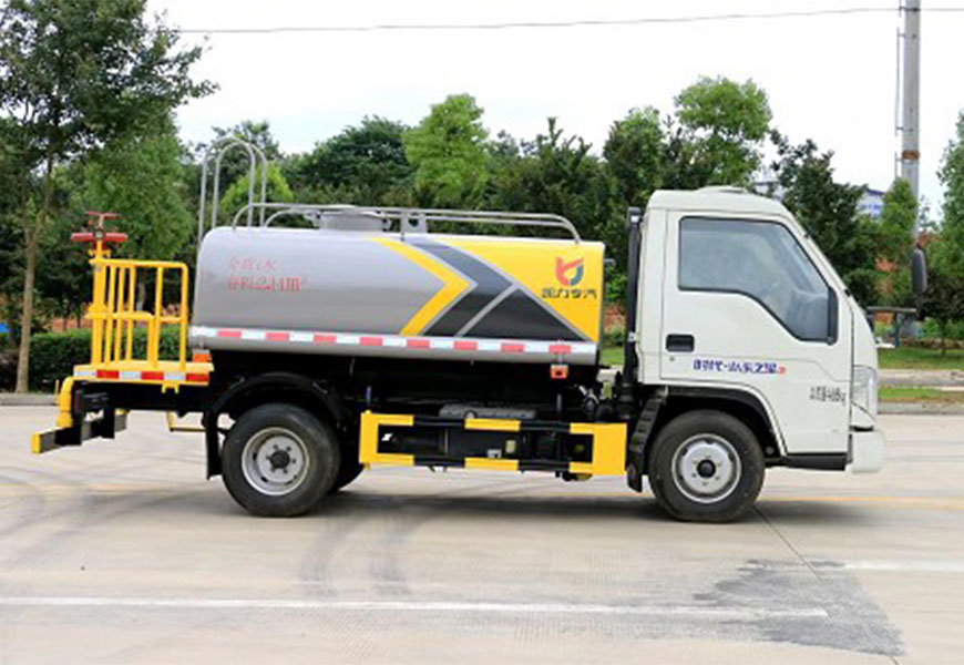 四川福田灑水車價(jià)格多少？
