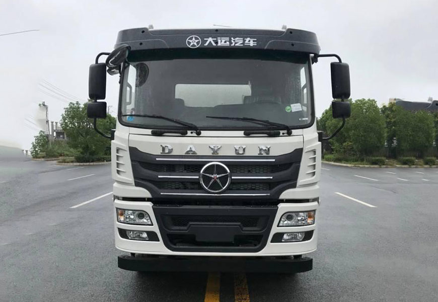 重汽10噸灑水車——為城市凈化保駕護(hù)航
