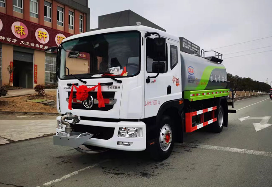 江淮5噸灑水車：流淌著明媚的生命之泉
