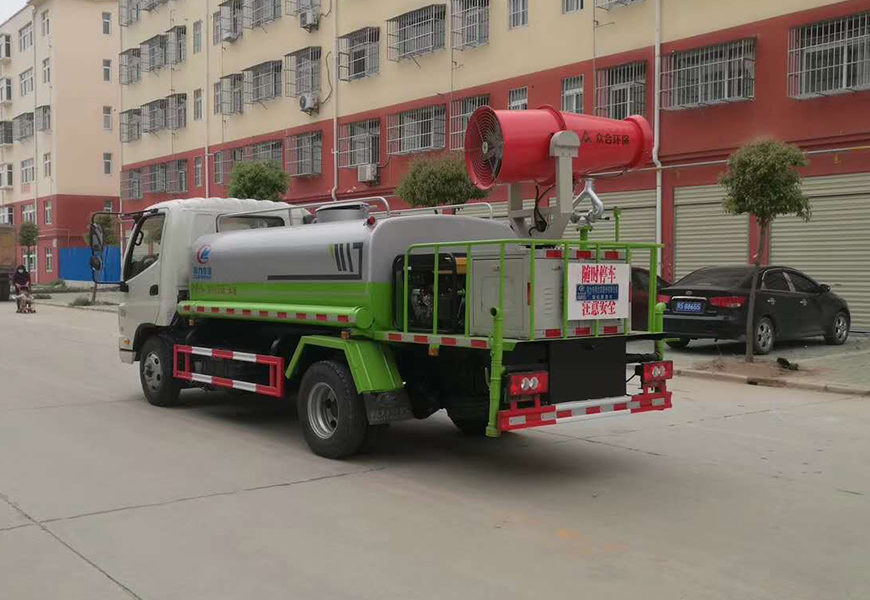 中國制造出神器——程力樂山霧炮灑水車福田灑水車
