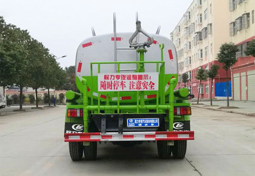 高效省水的吉林江淮工地灑水車直銷 

