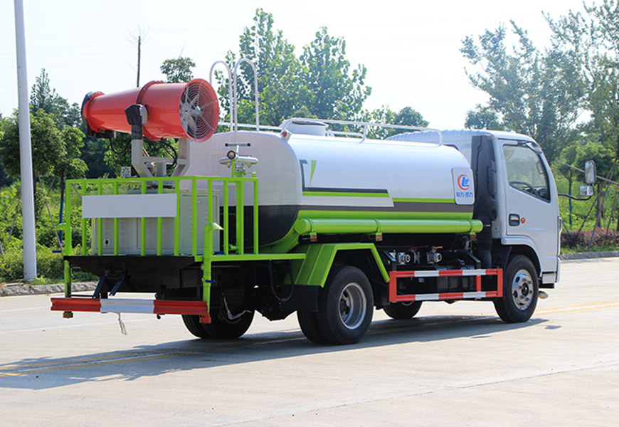 一汽解放J6L灑水車：美麗中國路上的護(hù)航
