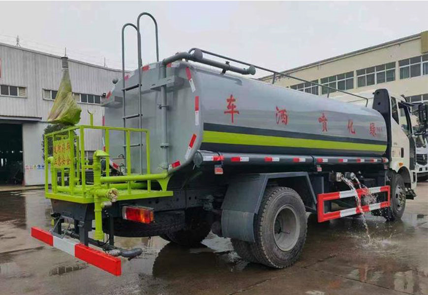 隨州灑水車：讓城市更加潔凈
