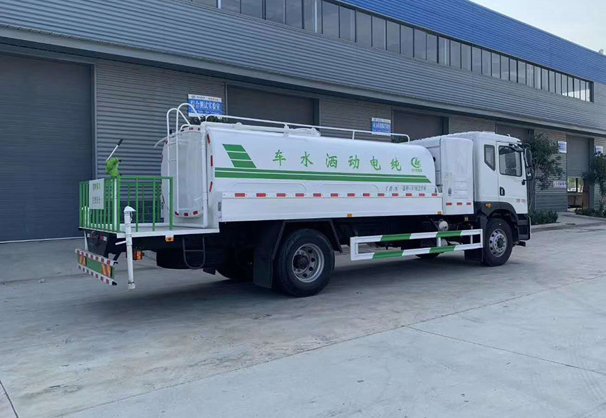 江淮6方灑水車：長遠(yuǎn)節(jié)約之選
