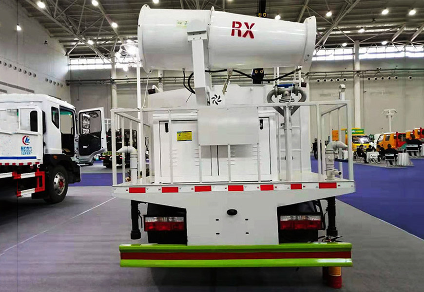 吉林江淮工地灑水車——為城市清潔助一臂之力
