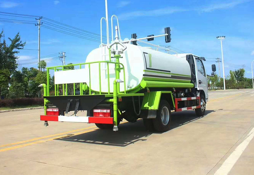延邊凱力牌灑水車：高效、經(jīng)濟、環(huán)保的必選之項
