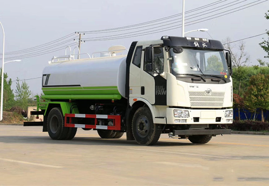 江淮灑水車15噸：優(yōu)質(zhì)產(chǎn)品讓您更放心
