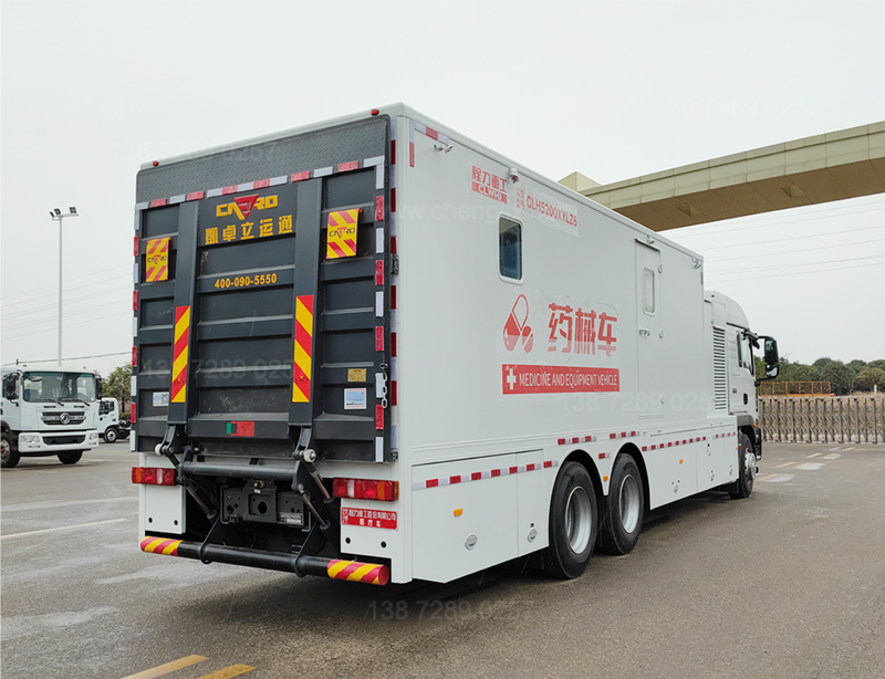 程力生產(chǎn)的捷尼亞移動(dòng)手術(shù)室示教臺(tái)車：移動(dòng)的醫(yī)療教學(xué)利器
