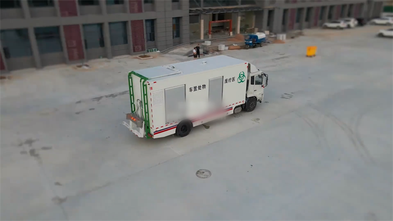 移動(dòng)式醫(yī)療廢物微波消毒車
